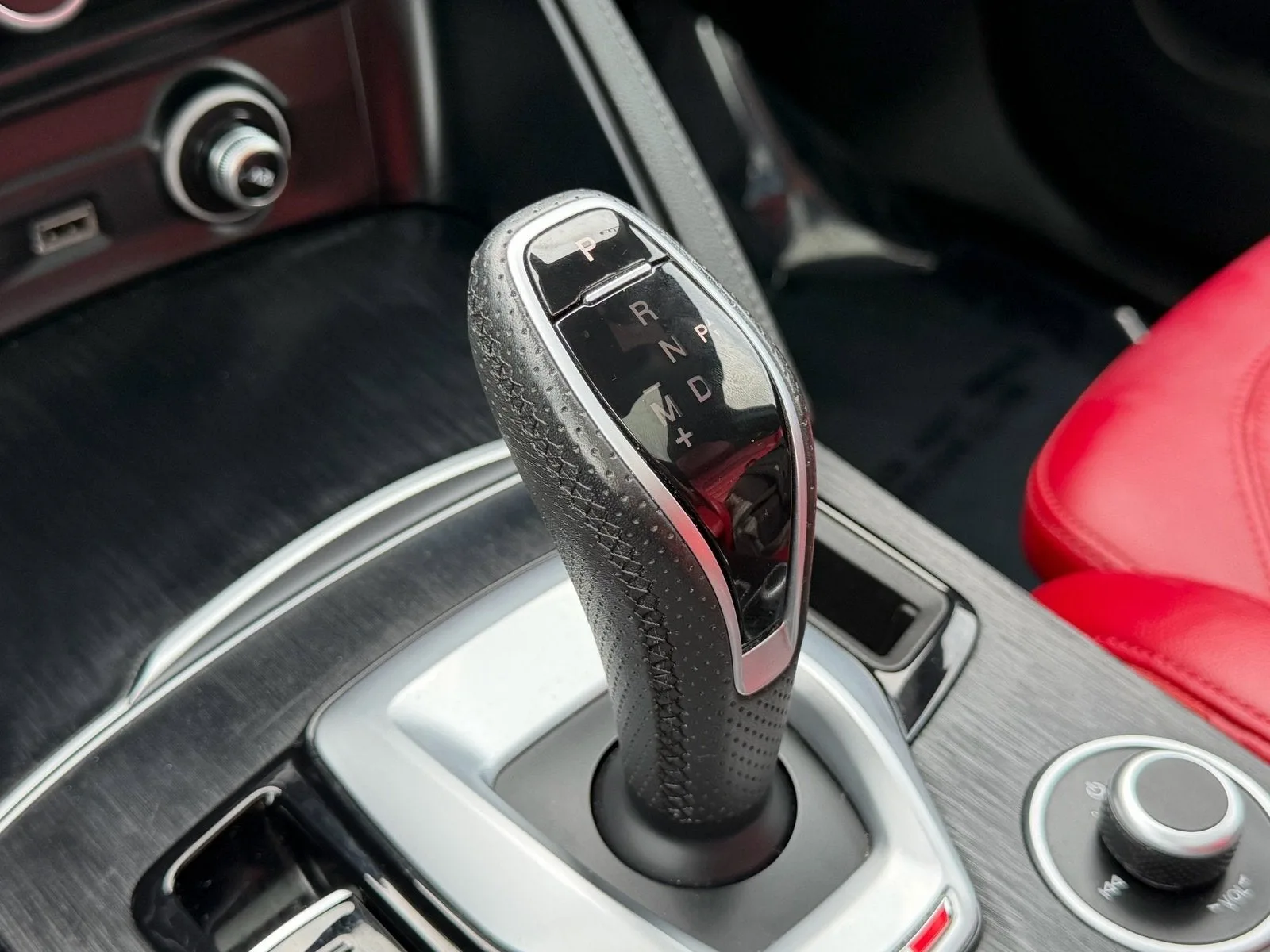 2023 Alfa Romeo Stelvio Sprint photo 25