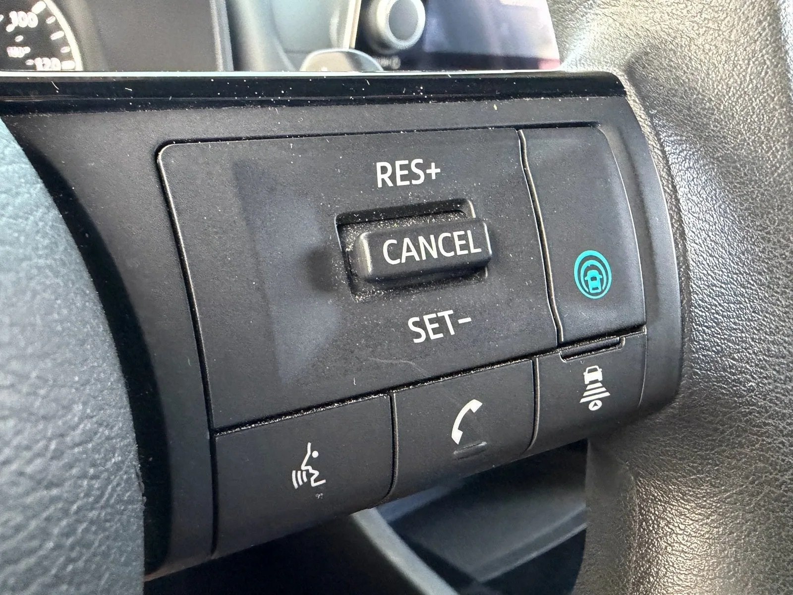 2023 Nissan Rogue SV photo 27