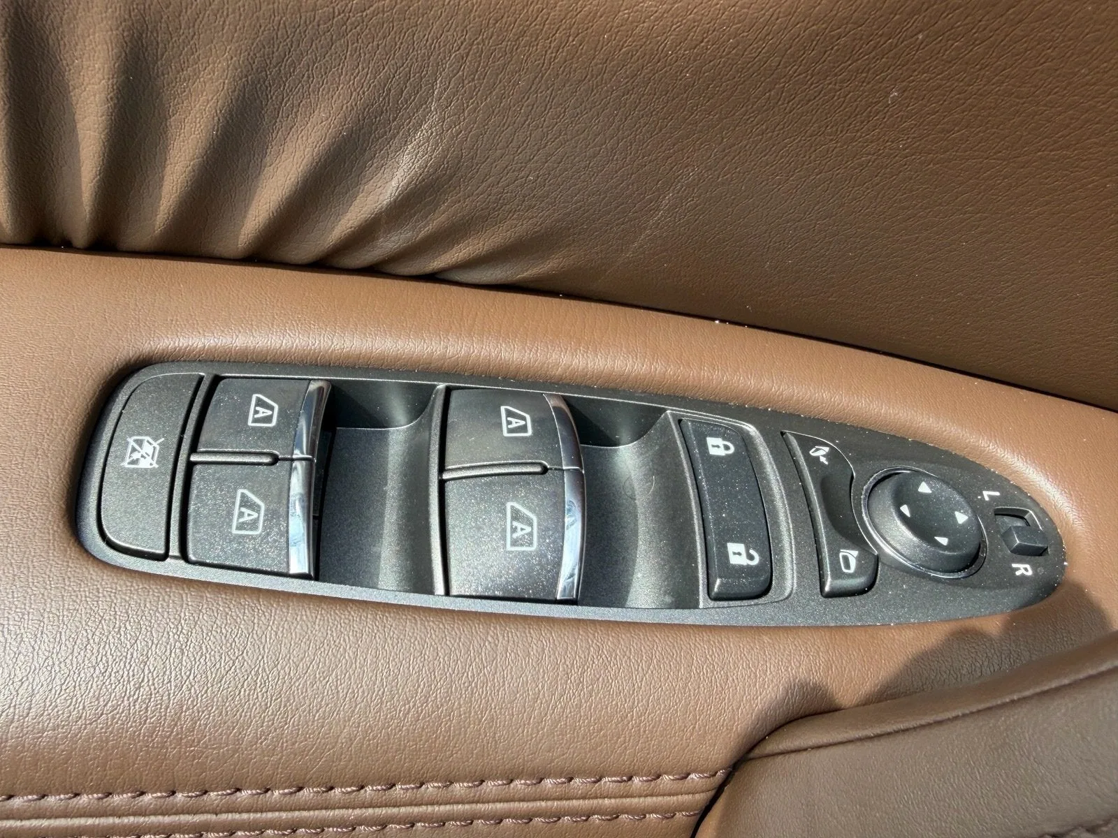 2023 Nissan Armada Platinum photo 25