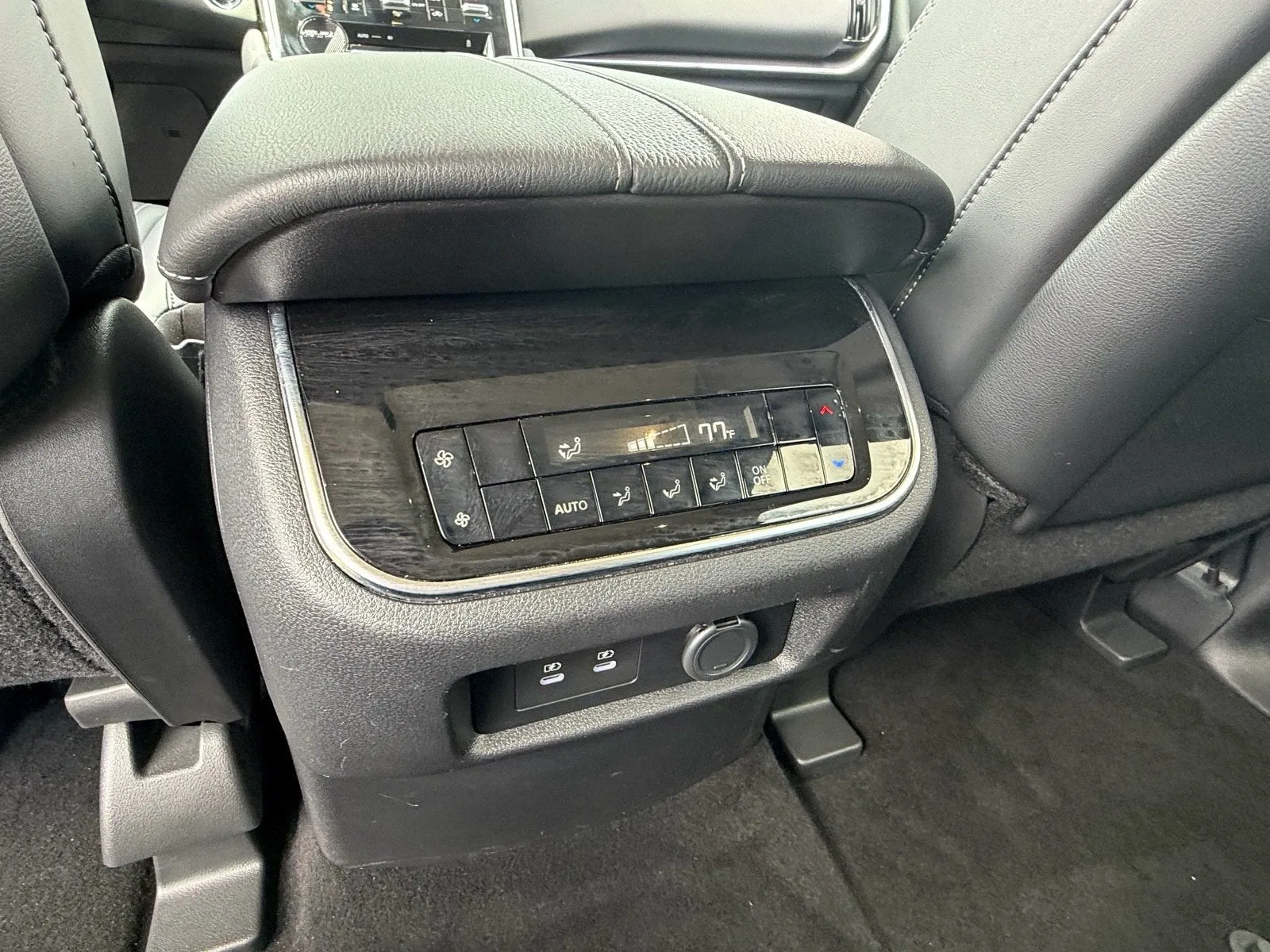 2026 Nissan Armada SV photo 13