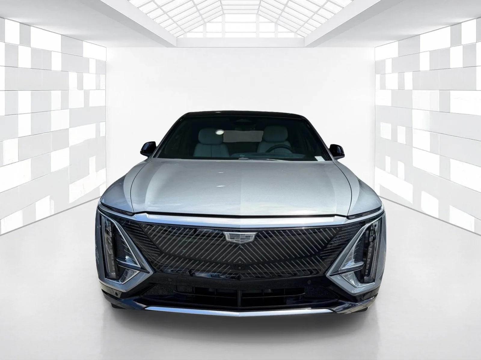2024 Cadillac LYRIQ Luxury photo 2