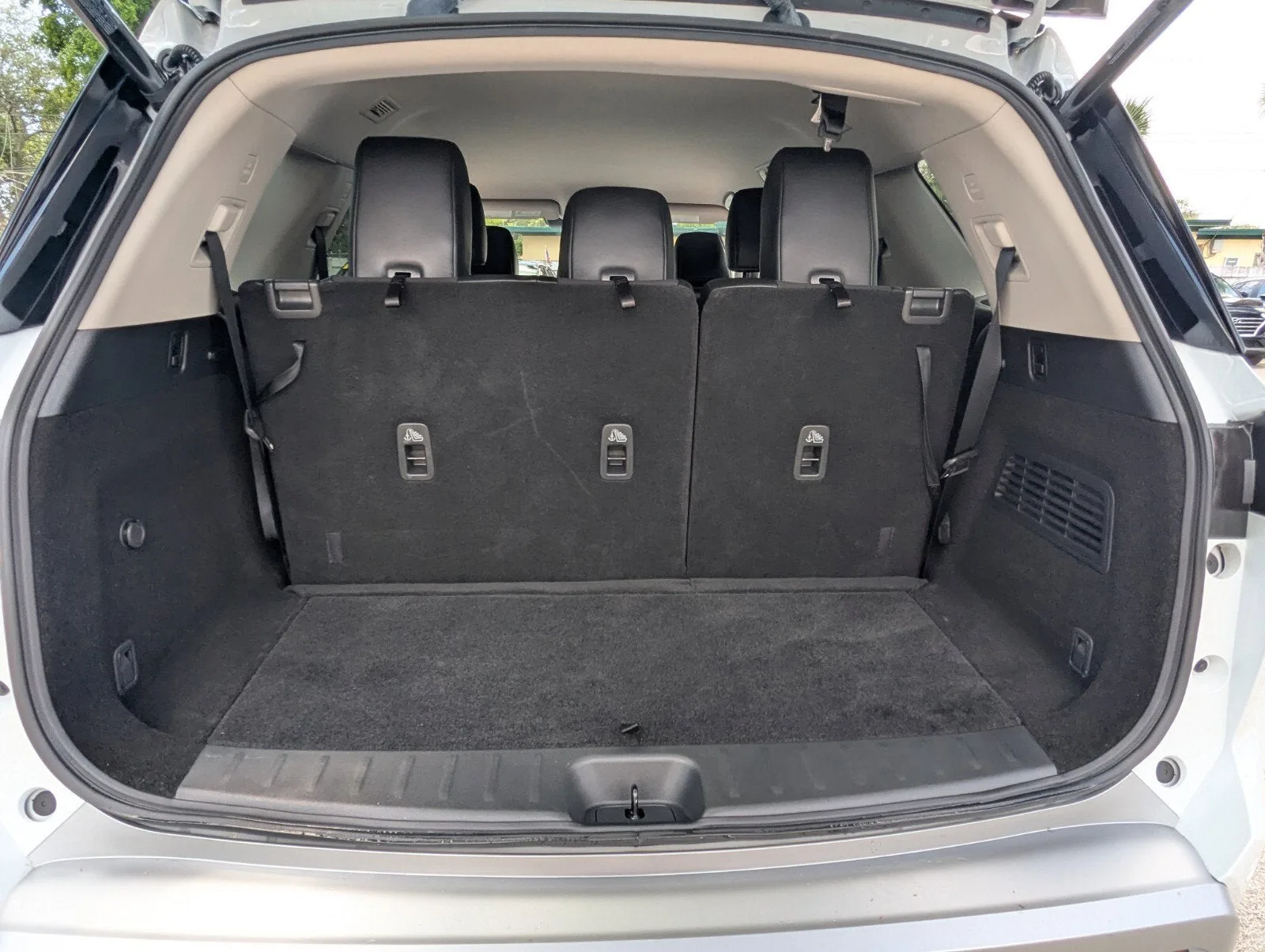2025 Nissan Pathfinder SL photo 14