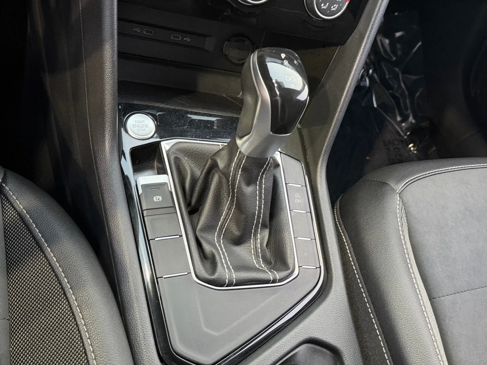 2023 Volkswagen Taos SE photo 27