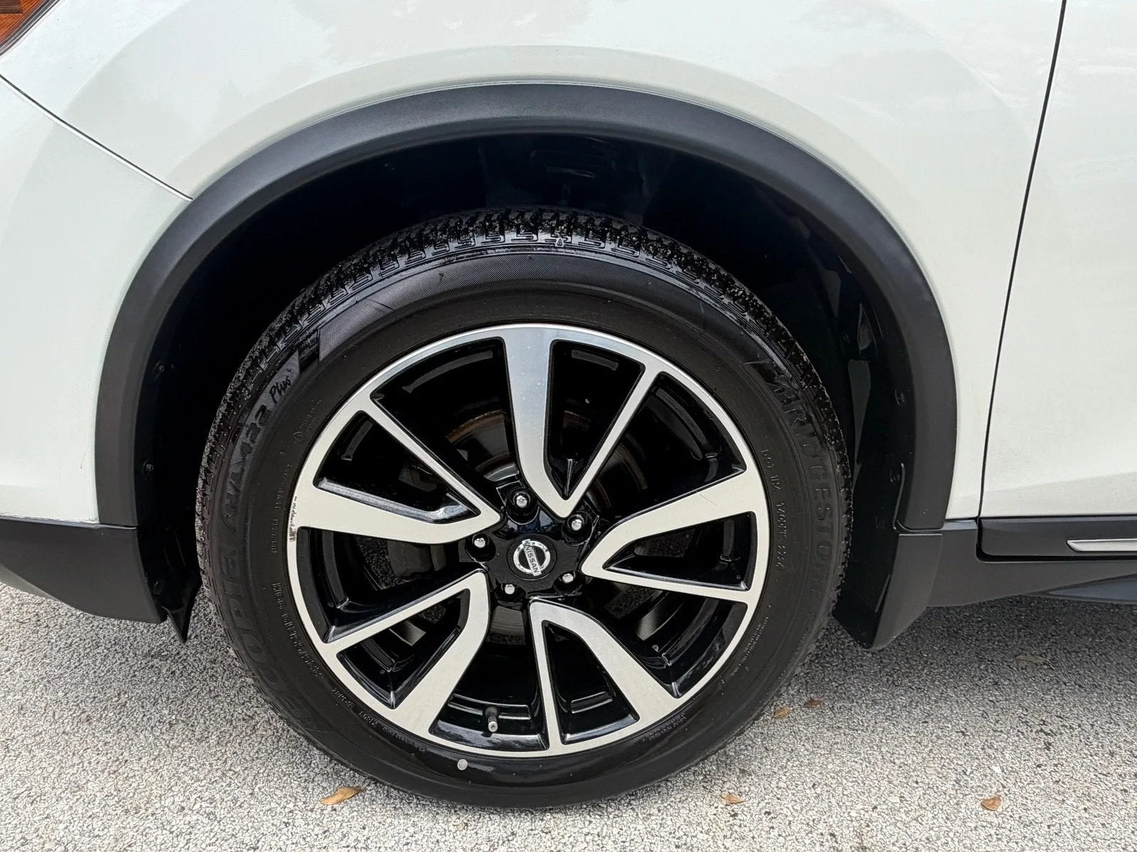 2017 Nissan Rogue SL photo 9