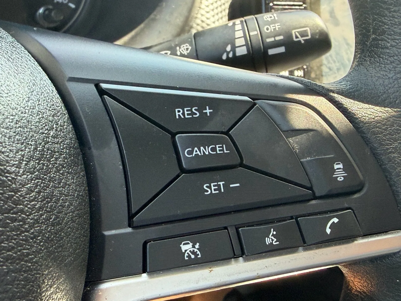 2024 Nissan Kicks SV photo 26