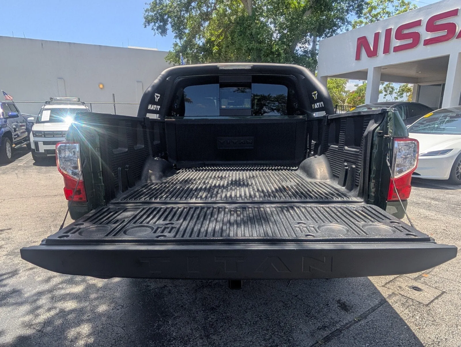 2024 Nissan Titan Crew Cab SV photo 13