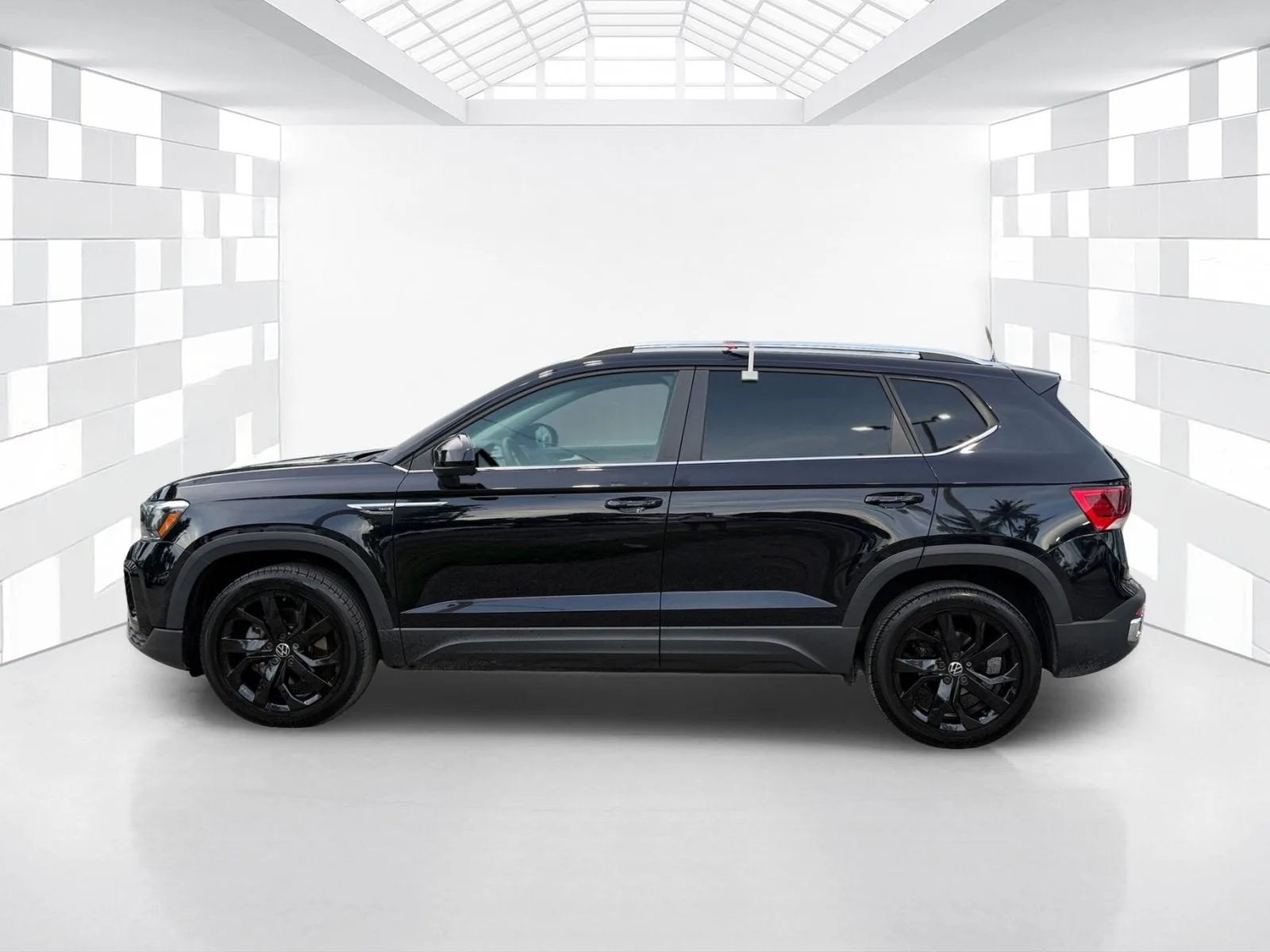 2023 Volkswagen Taos SE photo 4