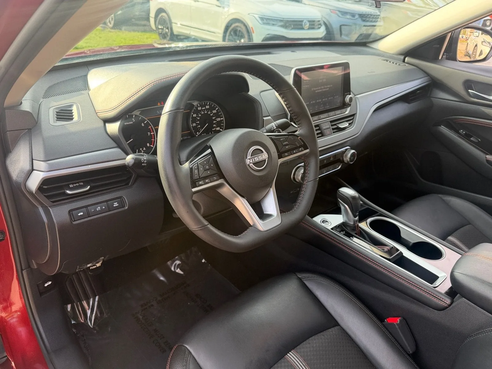 2023 Nissan Altima SR photo 10
