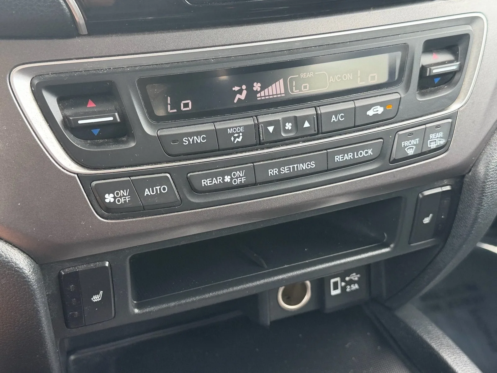 2020 Honda Pilot EX-L photo 28