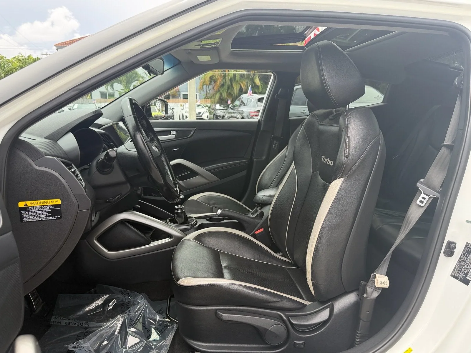 2015 Hyundai Veloster Turbo photo 9