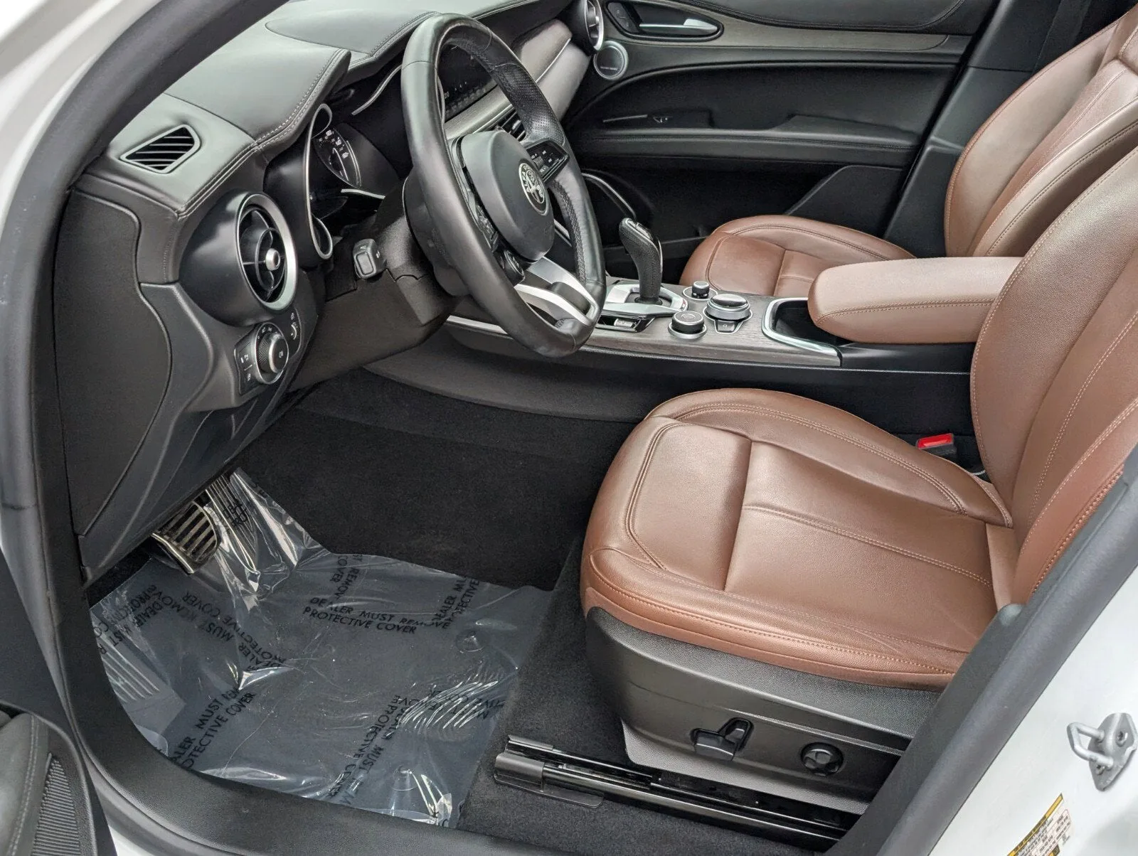 2023 Alfa Romeo Stelvio Ti photo 8