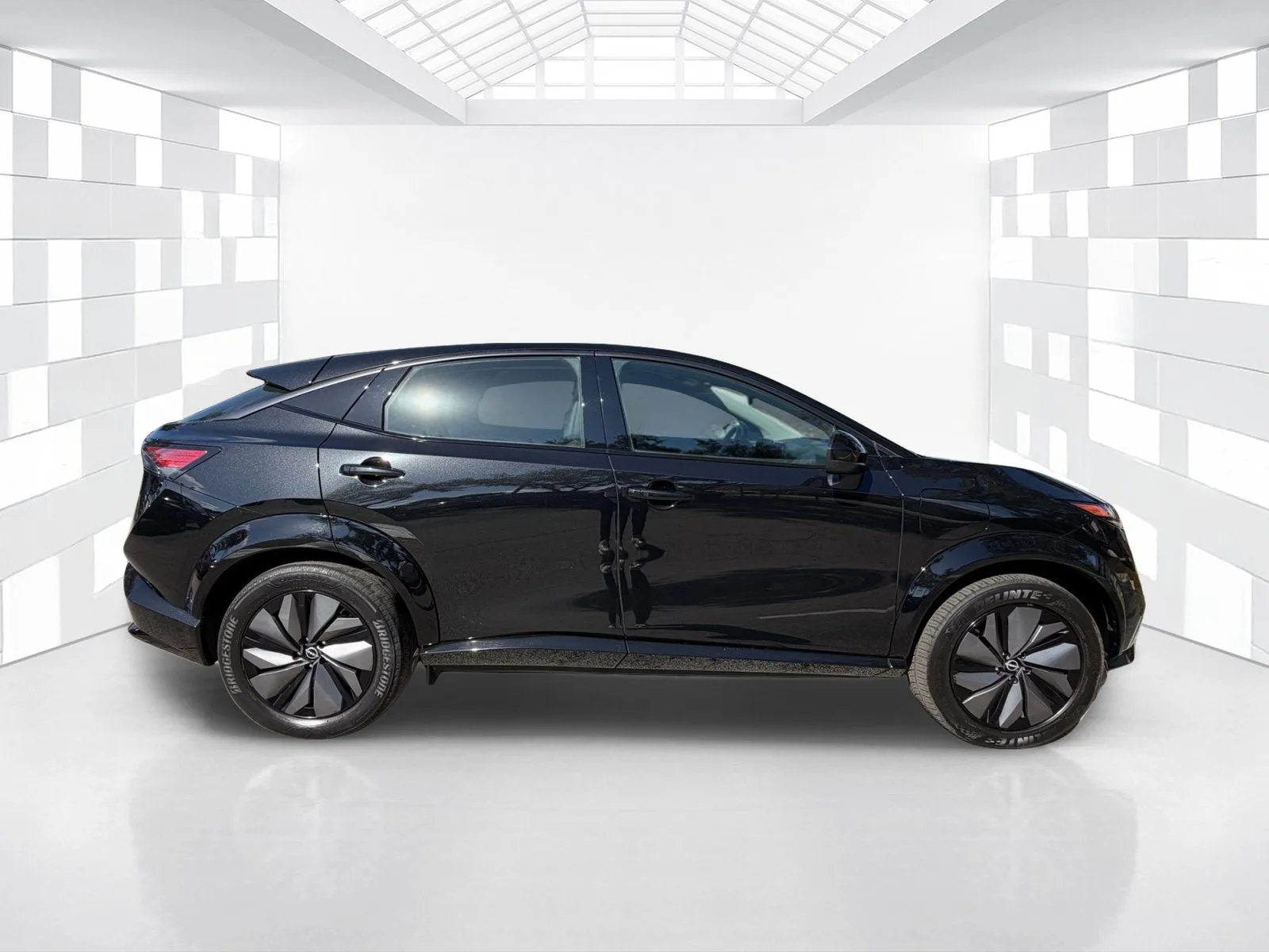 2024 Nissan ARIYA ENGAGE photo 8
