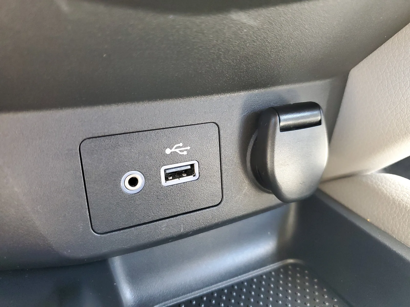 2022 Nissan Rogue Sport SV photo 25