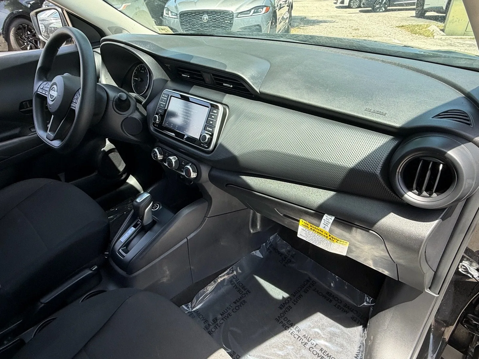 2025 Nissan Kicks Play S photo 16