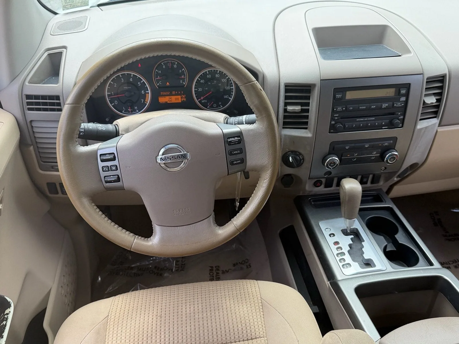 2011 Nissan Titan SV photo 12