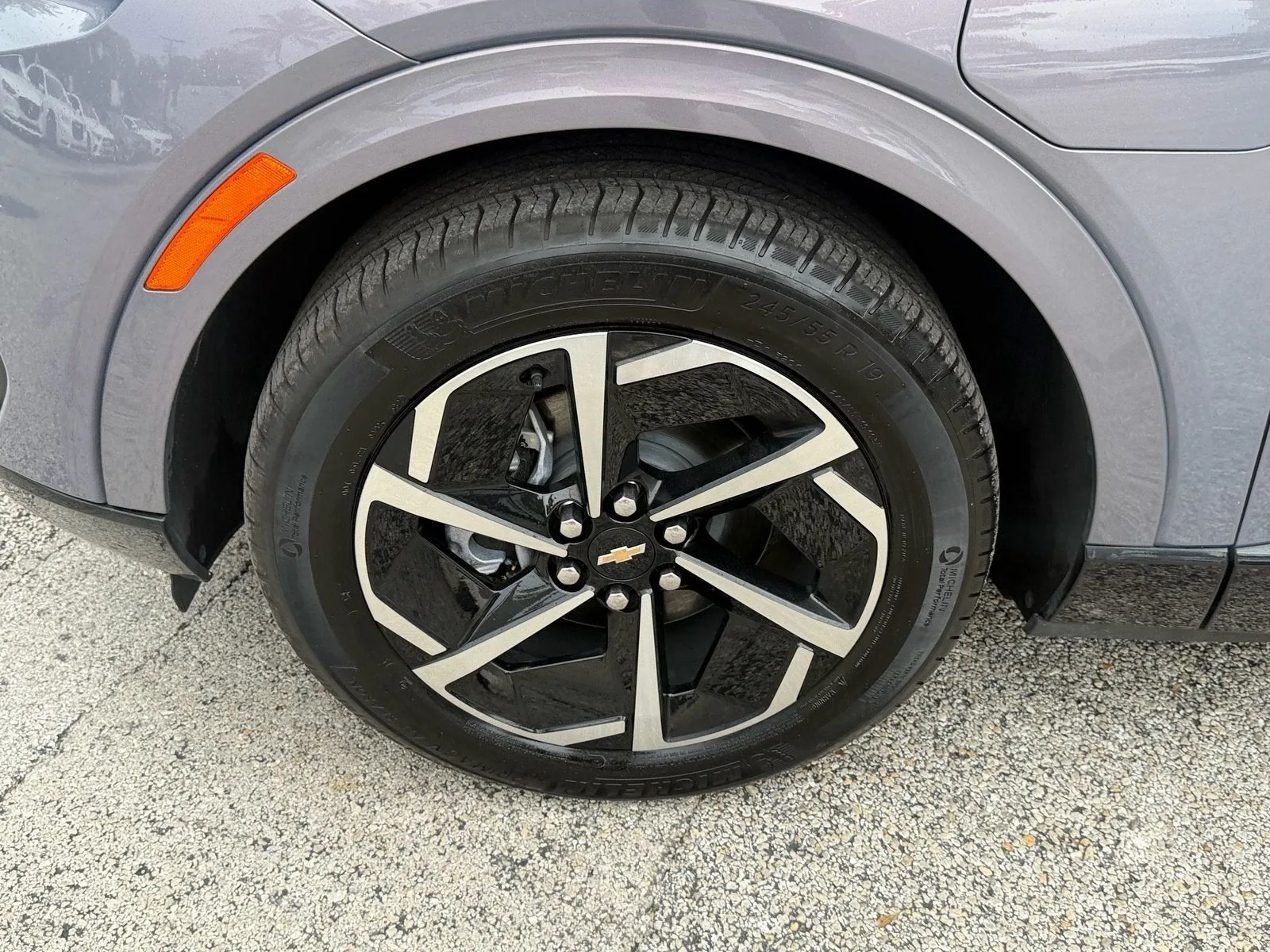 2025 Chevrolet Equinox EV LT photo 19