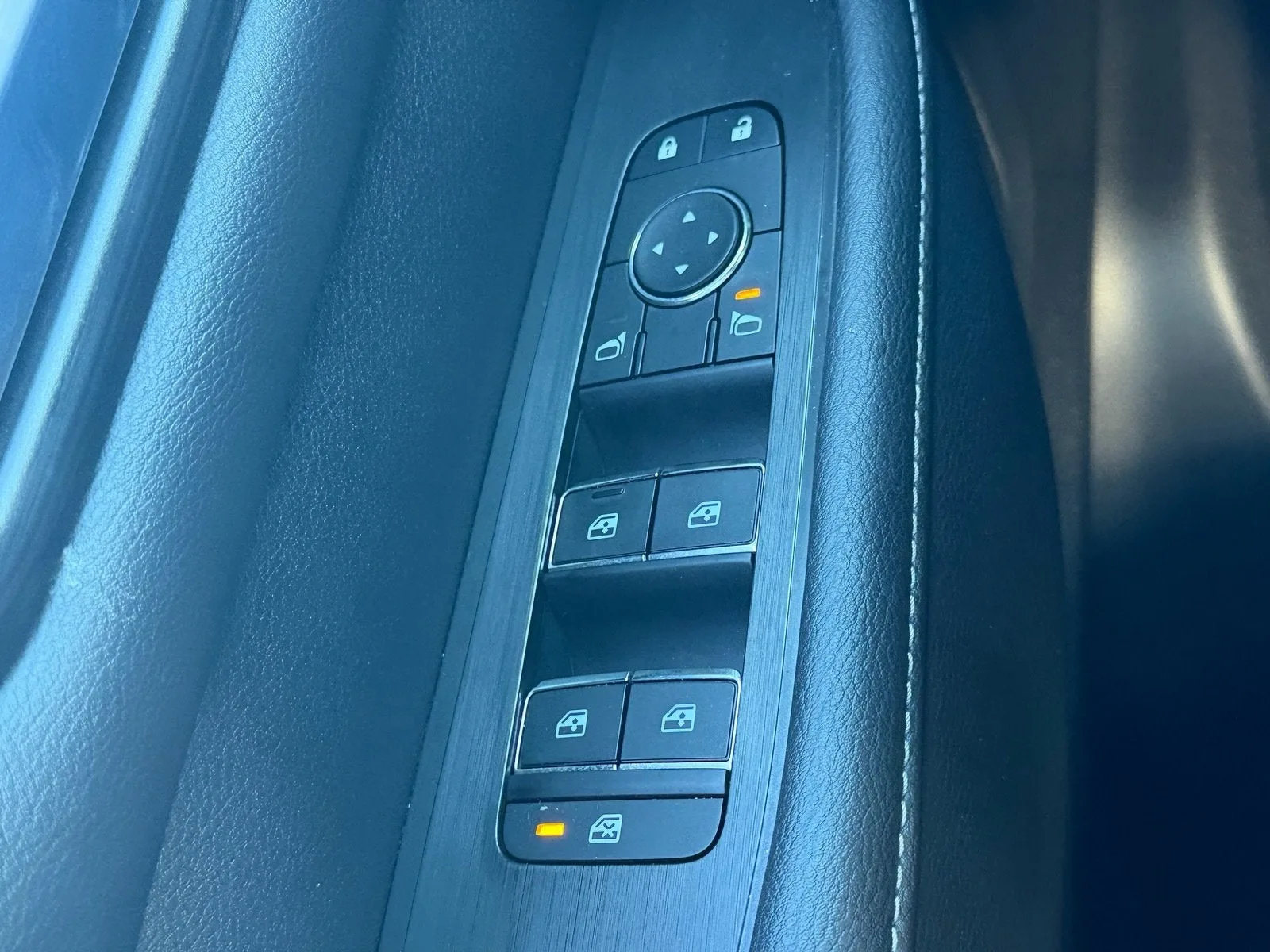 2026 Nissan Armada SV photo 36