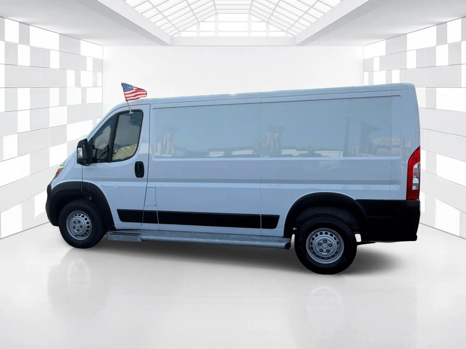 2025 RAM ProMaster Cargo Van Tradesman photo 4
