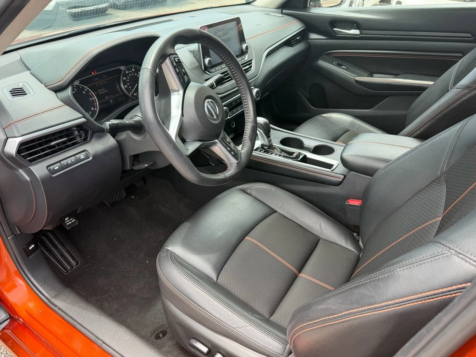 2022 Nissan Altima SR photo 14