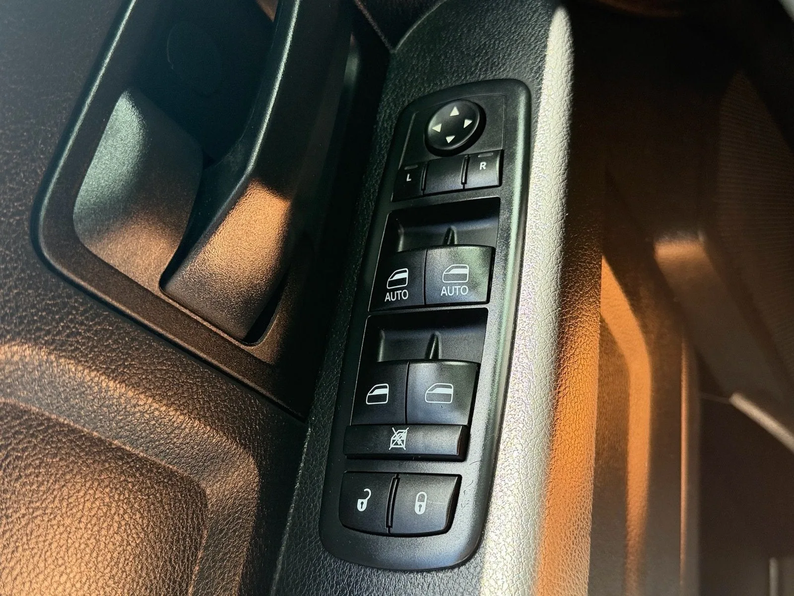 2017 RAM 1500 Express photo 31