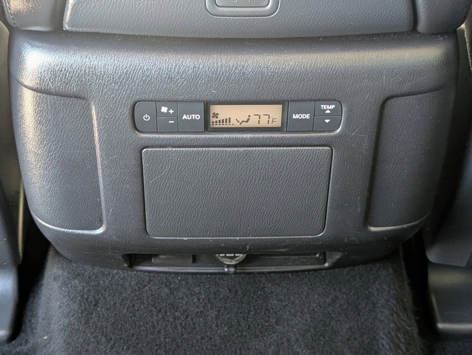 2024 Nissan Armada SV photo 14