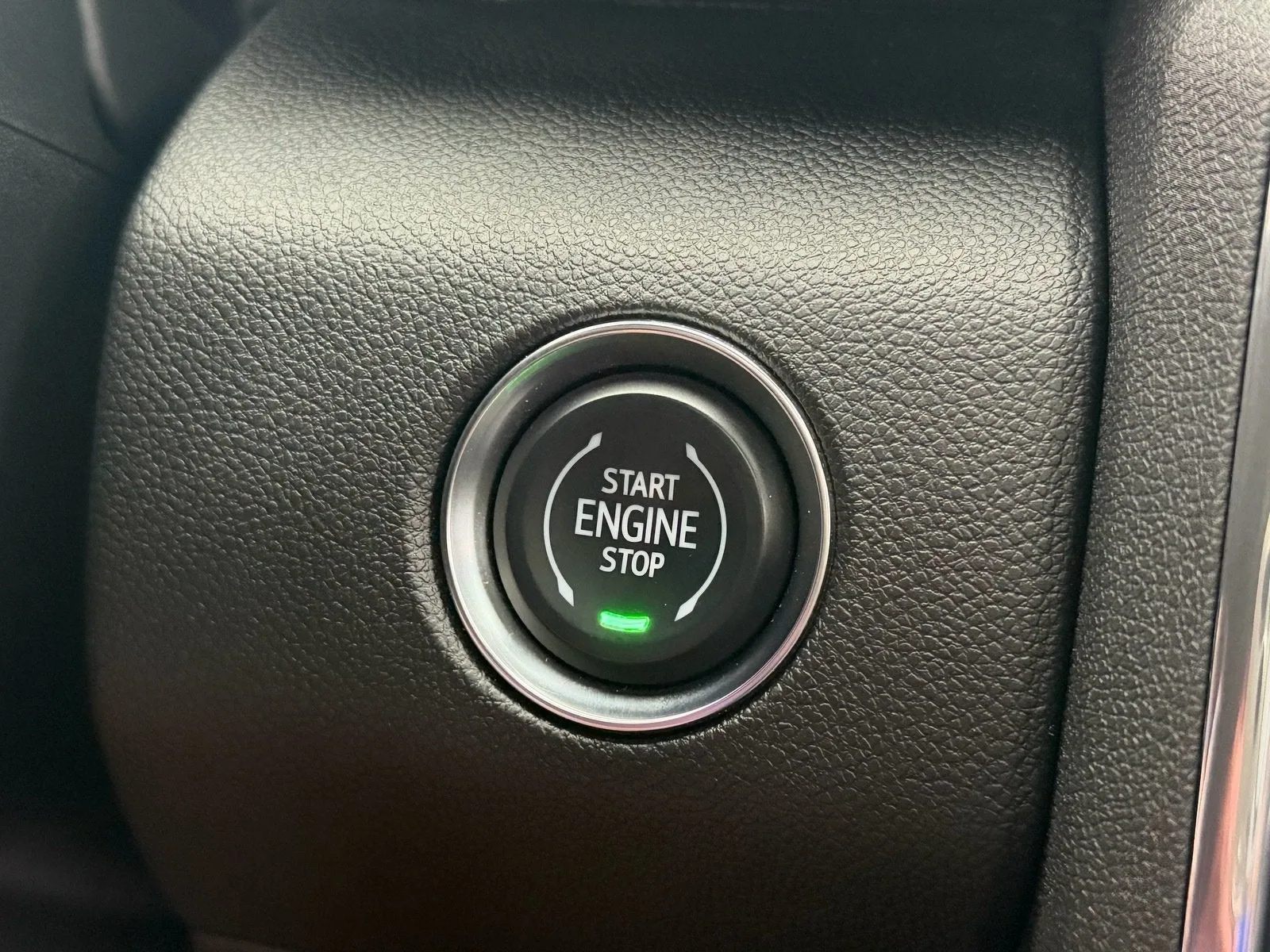 2024 GMC Acadia FWD Denali photo 32