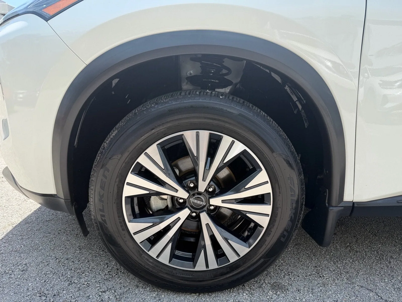 2023 Nissan Rogue SV photo 11