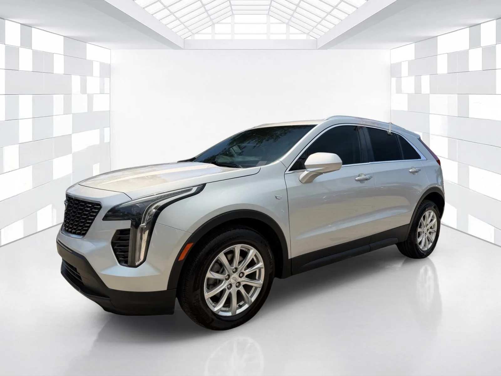 2020 Cadillac XT4 FWD Luxury photo 3