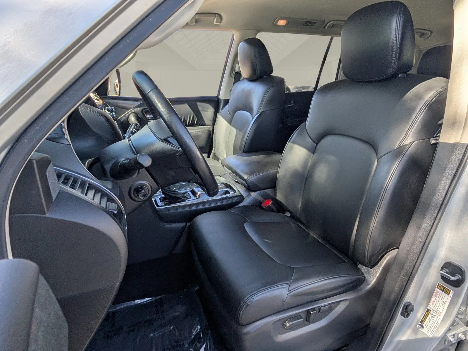 2024 Nissan Armada SV photo 9