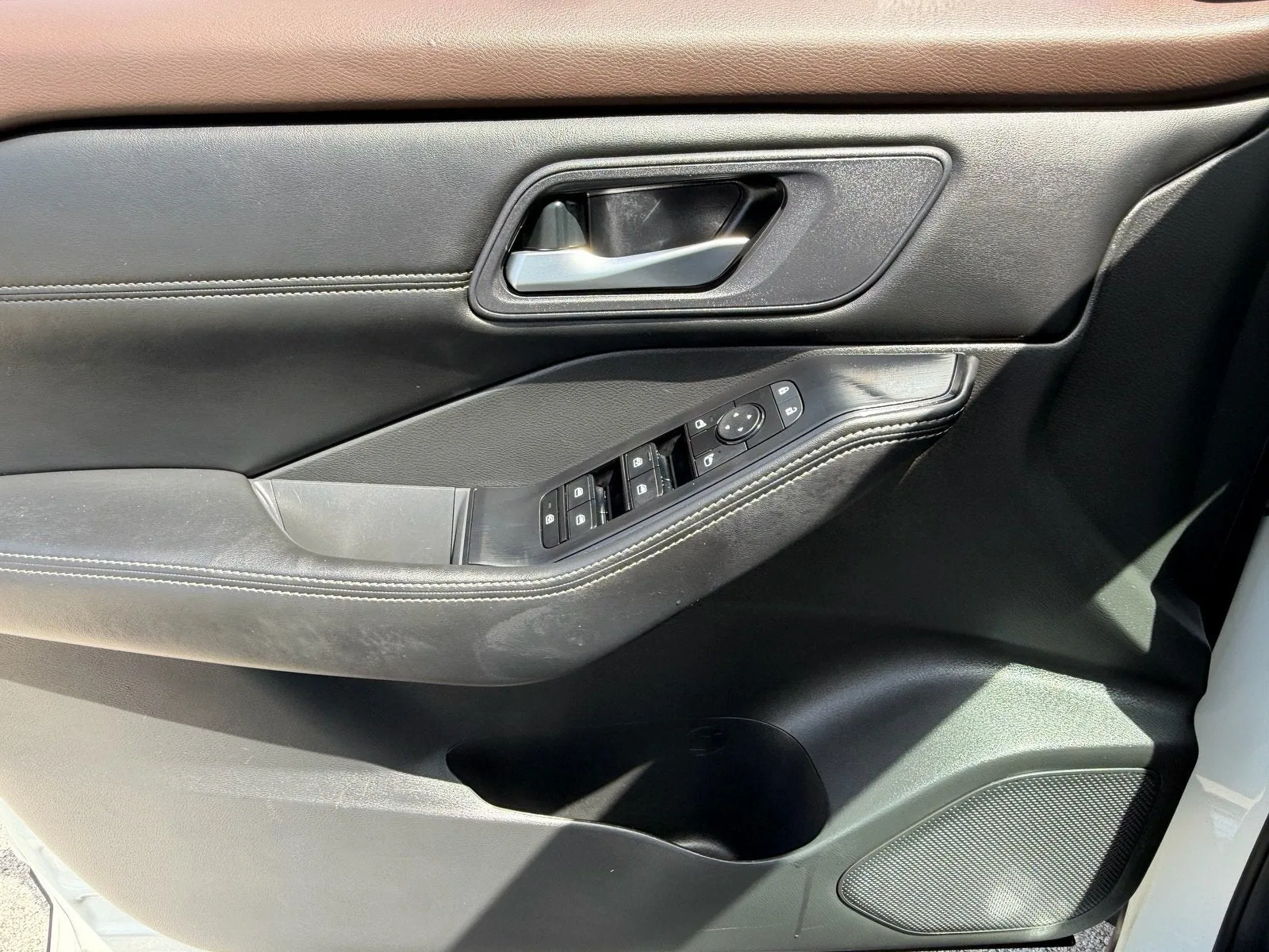 2023 Nissan Rogue SV photo 32