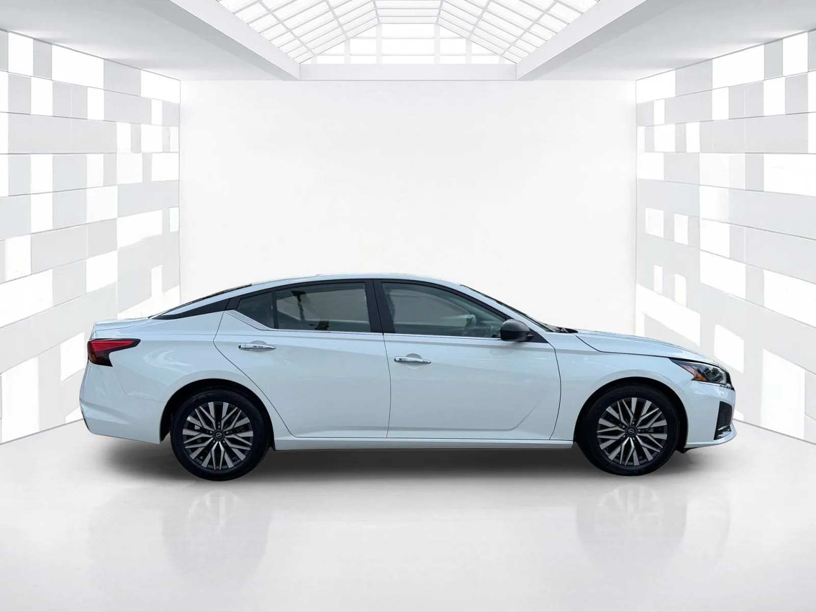2025 Nissan Altima SV photo 8