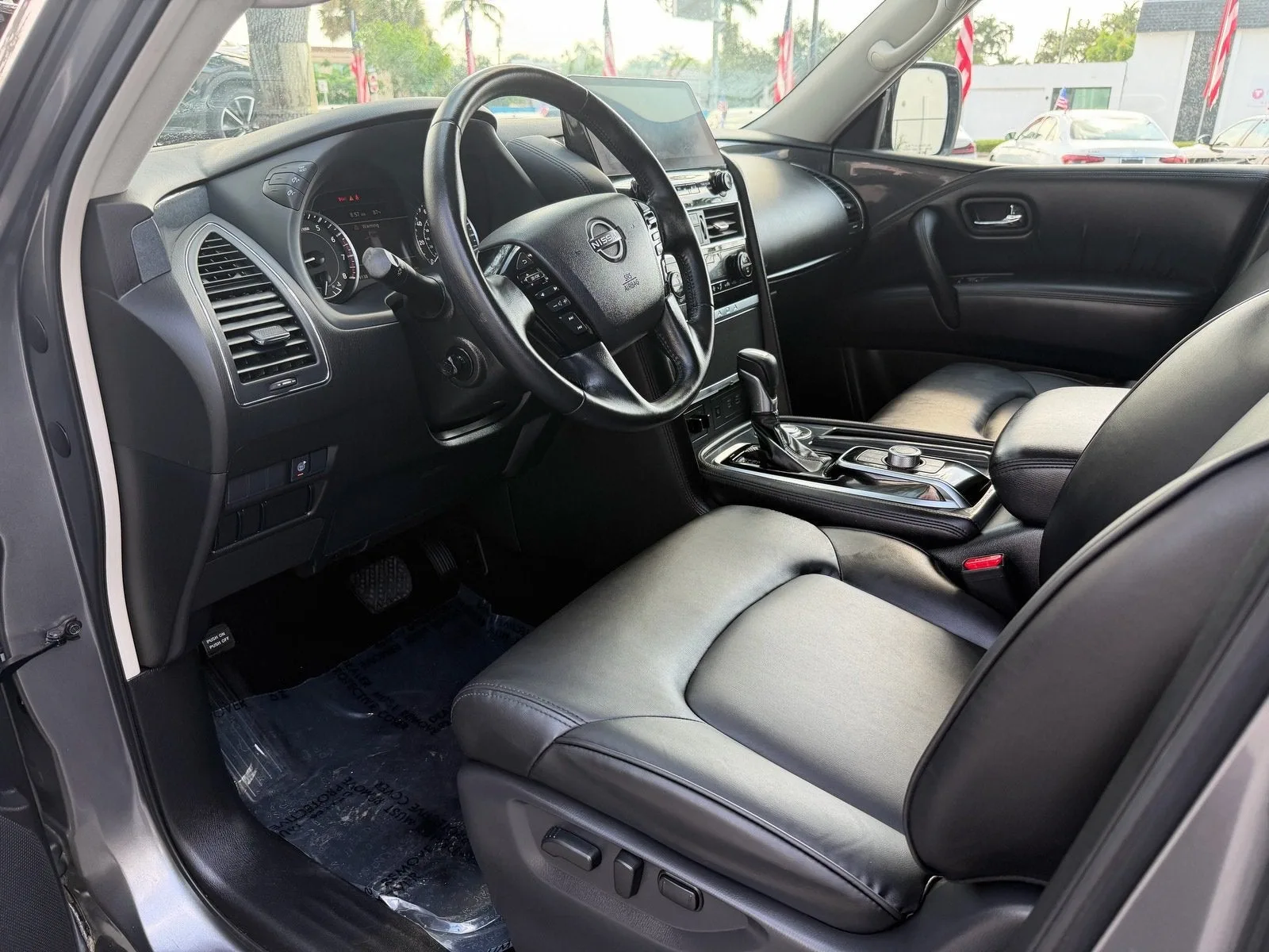 2023 Nissan Armada SV photo 11