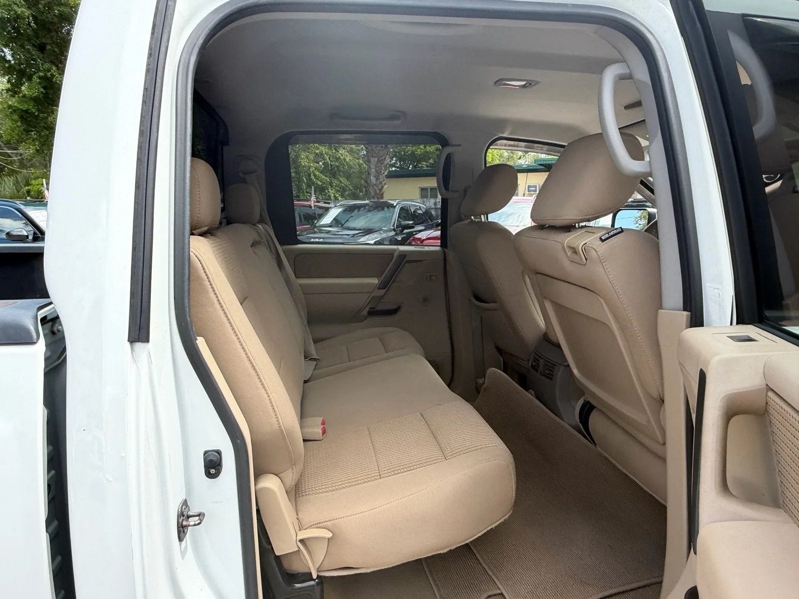 2011 Nissan Titan SV photo 15