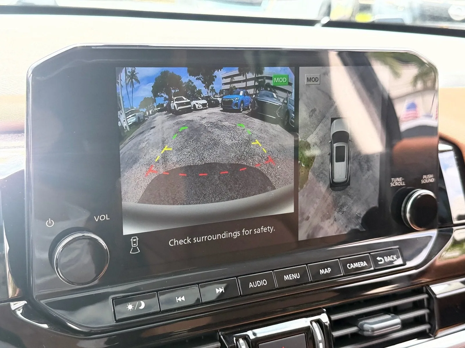 2025 Nissan Pathfinder Platinum photo 26