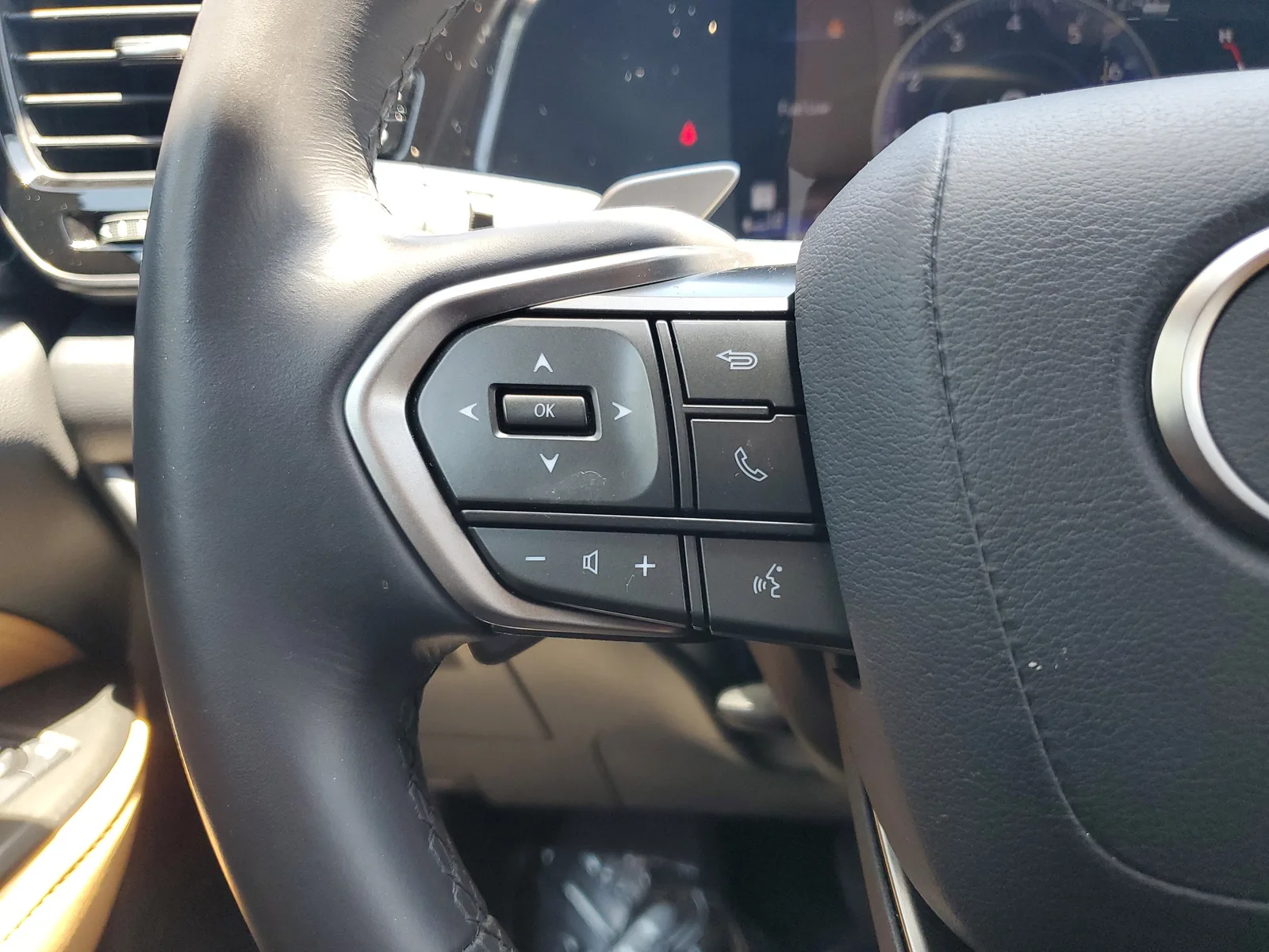 2024 Lexus NX NX 250 photo 18