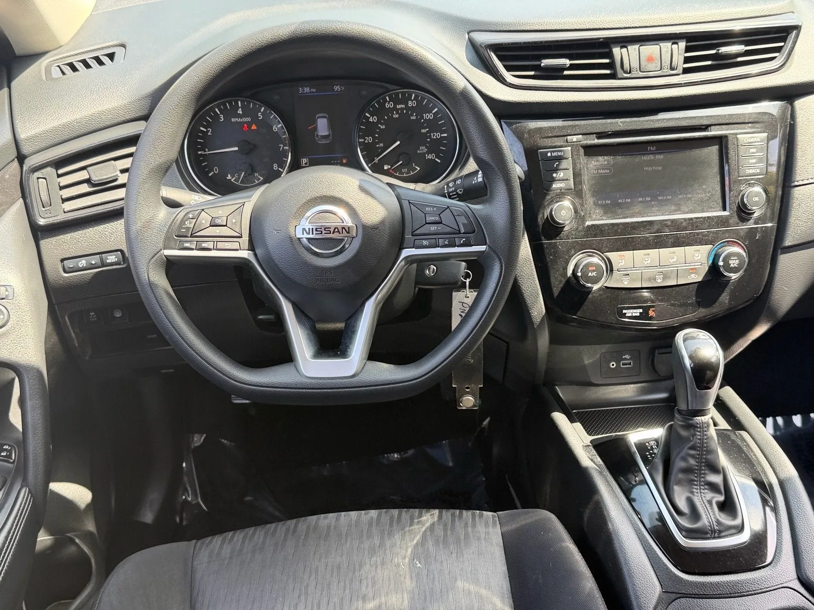 2020 Nissan Rogue S photo 12