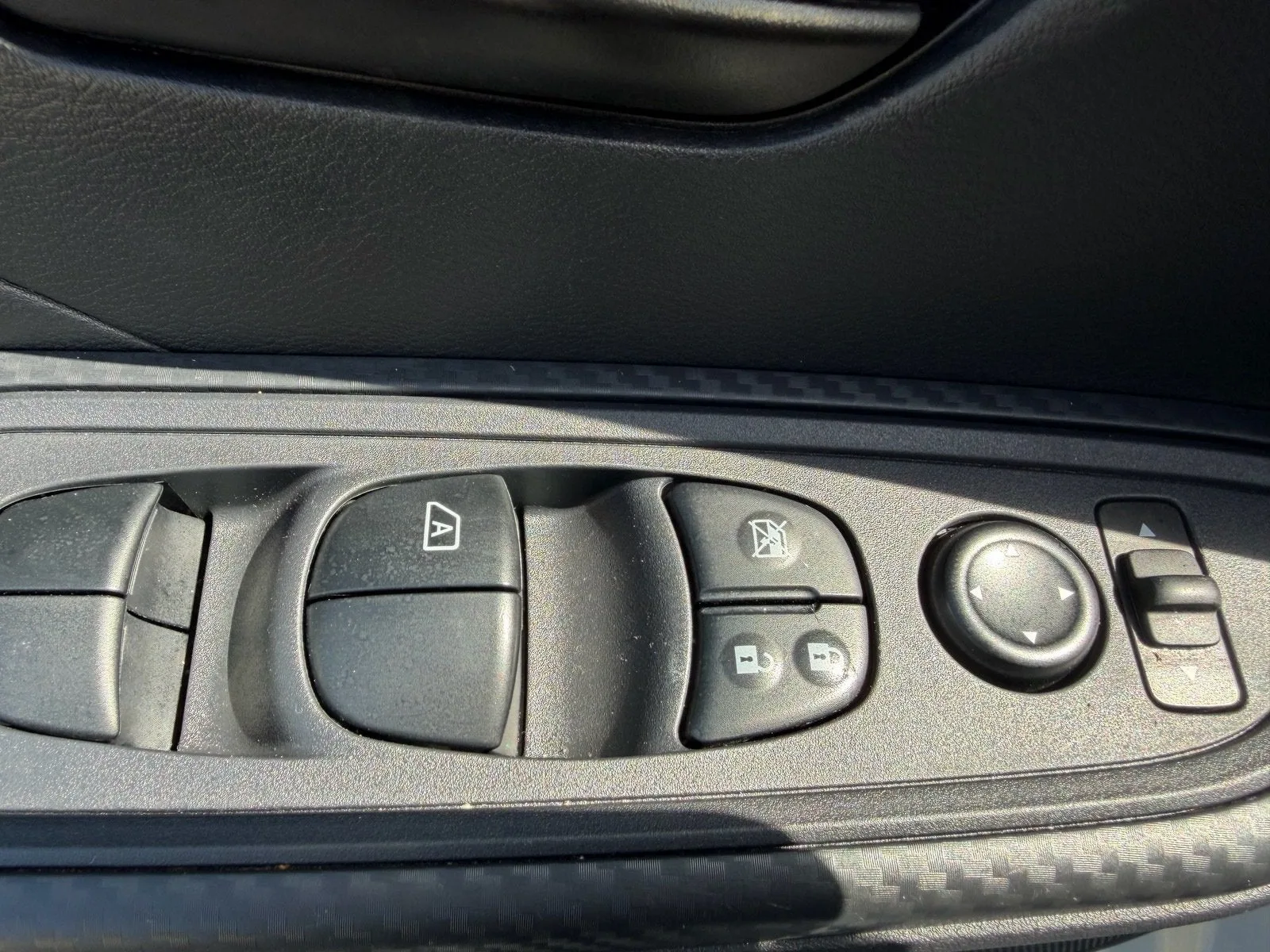 2025 Nissan Versa S photo 24