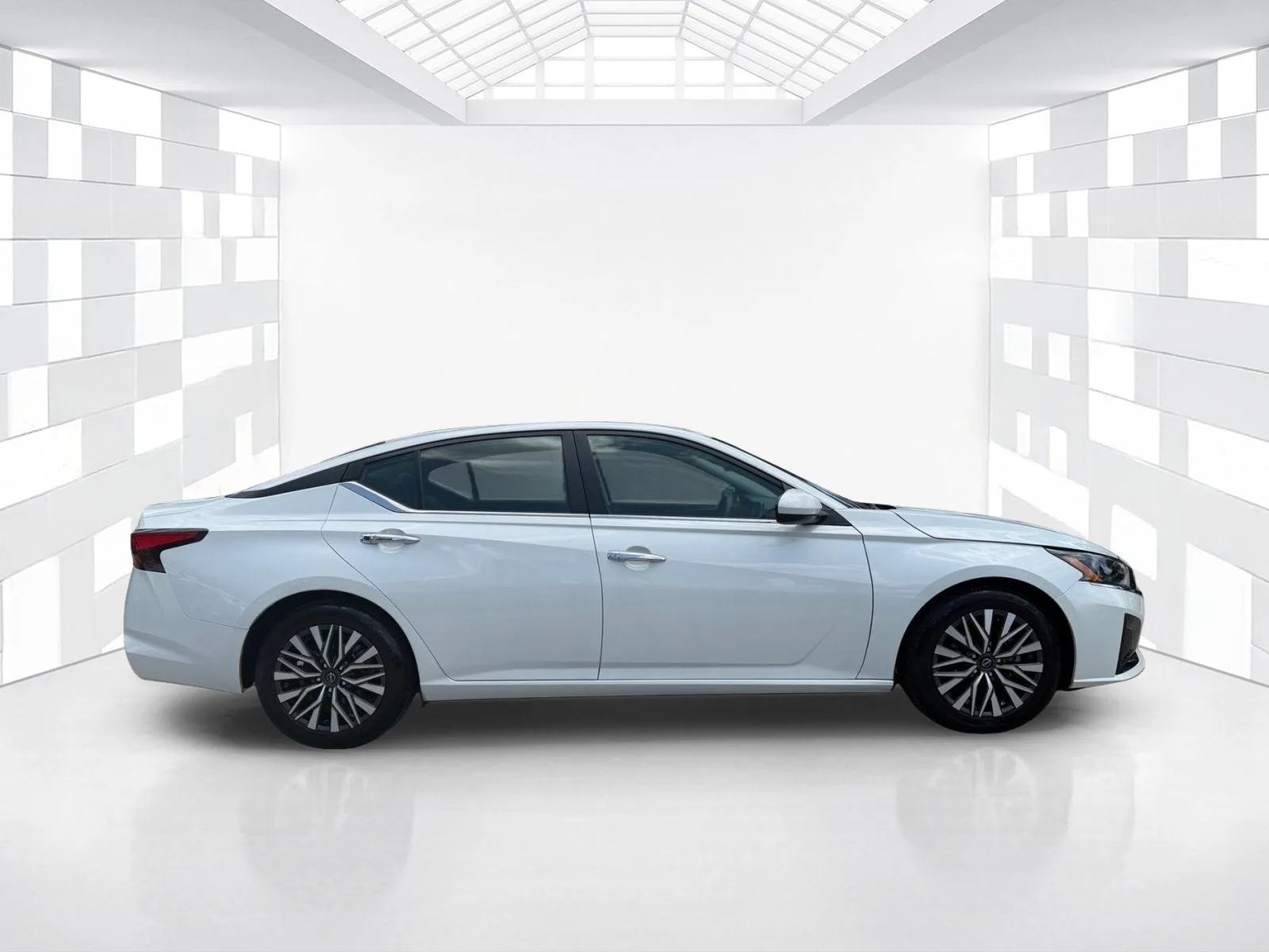 2023 Nissan Altima SV photo 8