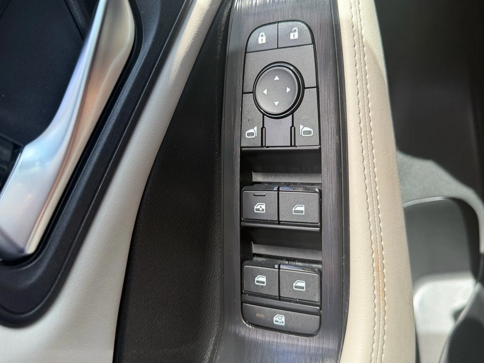 2023 Nissan Rogue SV photo 34