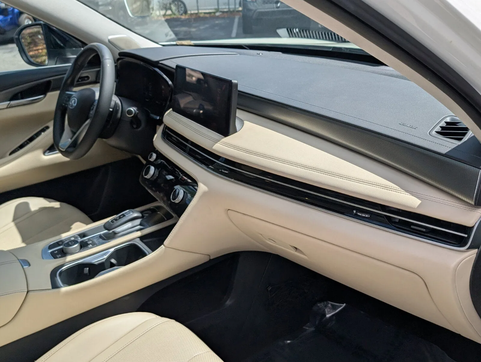2023 INFINITI QX60 LUXE photo 18